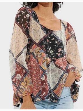Size Large  American eagle Quilted Boho Pleplum Top